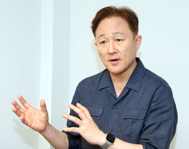 표창원 표창원범죄과학연구소 소장(전 국회의원)이 지난 16일 경기 수원시 영통구 사무실에서 이데일리와 인터뷰를 하고 있다. (사진= 방인권 기자)