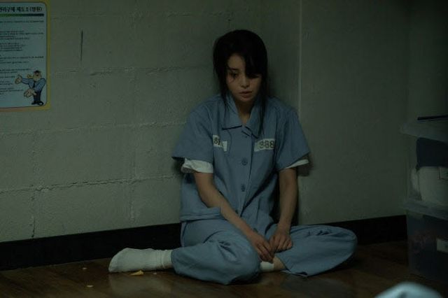 학교 폭력 피해자인 한 여성이 성인이 된 뒤 가해자들에게 치밀하게 복수하는 내용을 담은 넷플릭스 시리즈 '더 글로리' 미공개 컷. 해당 기사와 직접 관련 없음 (사진=넷플릭스)