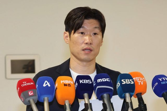 20일 서울 종로구 국립현대미술관 서울에서 열린 K-축구혁신위원회 3차 회의. 박지성 공동위원장이 회의 내용을 브리핑하고 있다. 사진=연합뉴스