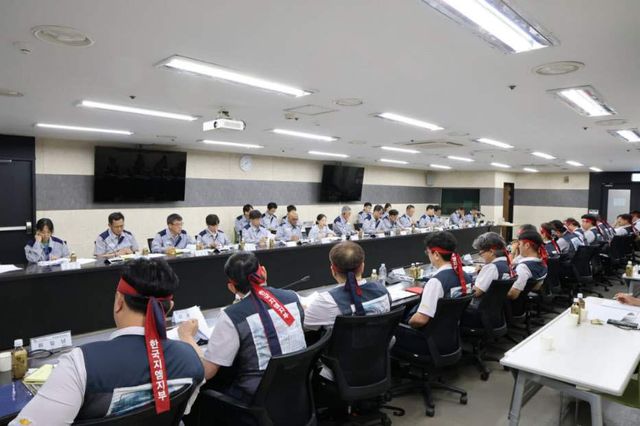 한국GM과 금속노조 한국GM 지부가 21일 16차 임단협 교섭을 진행했다. (사진=한국GM 노조)