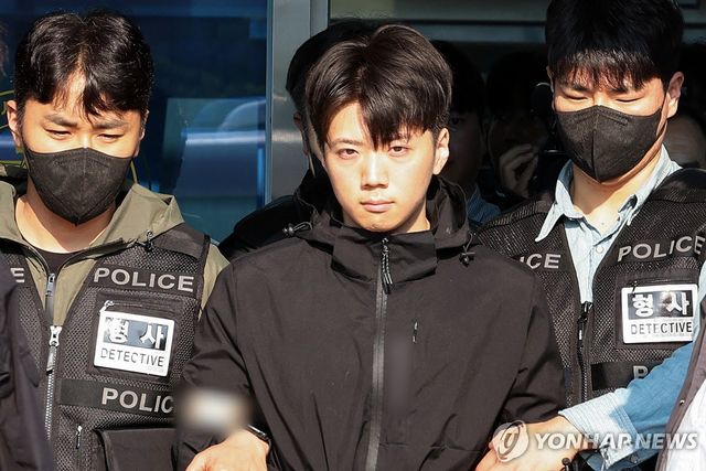 포토라인 선 '여고생 흉기 살인' 장윤기(사진= 연합뉴스)