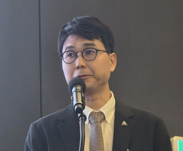전승호 코오롱티슈진 공동대표는 지난 21일 서울 강서구에서 기자간담회를 열어 골관절염 세포유전자치료제 ‘TG-C’ 미국 임상 3상 결과와 향후 계획을 발표했다. (사진=김새미 기자)