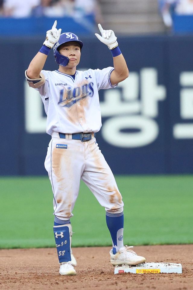 삼성라이온즈 김지찬이 적시타를 때린 뒤 세리머니를 하고 있다. 사진=삼성라이온즈