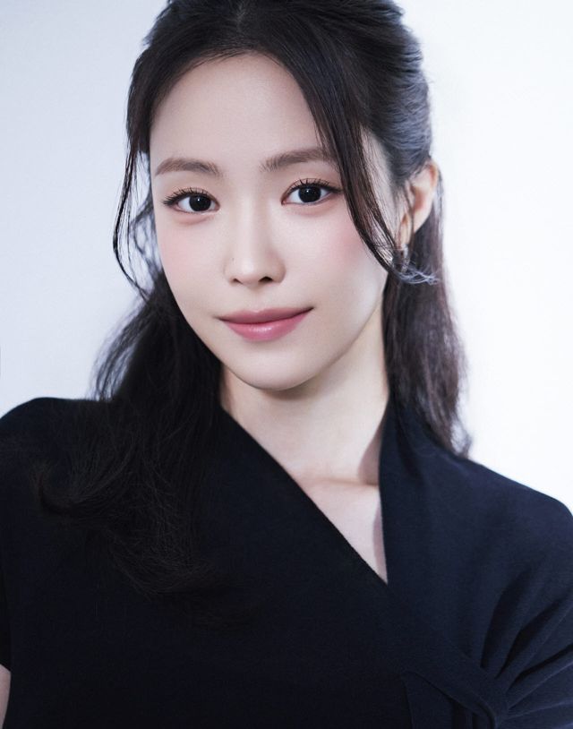 손나은(사진=제이와이드컴퍼니)