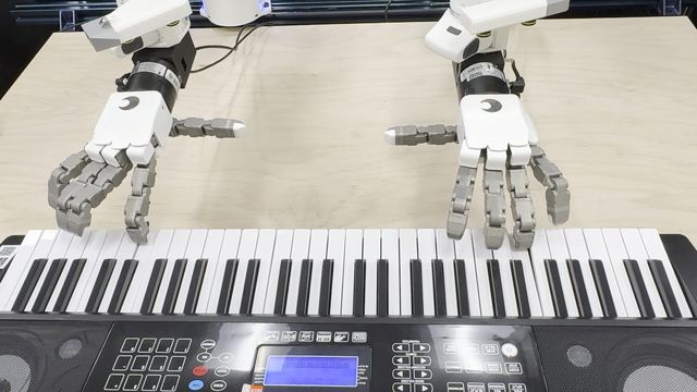 테솔로의 DG-5F-M을 활용한 스탠포드의 양손 피아노 연주 프로젝트 ‘핸들봇’(사진=핸들봇 깃허브)