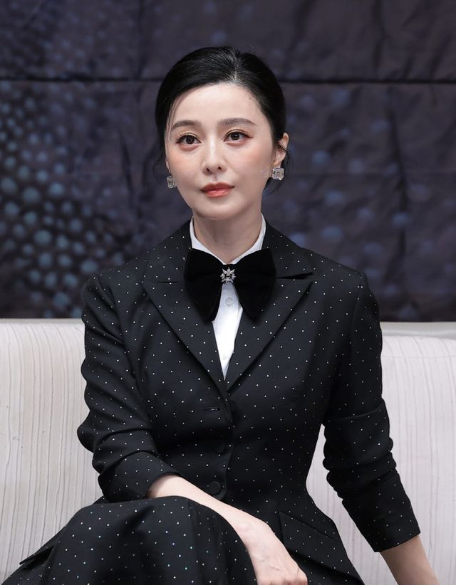 배우 판빙빙이 3일 경기도 부천시 현대백화점 중동점에서 열린 ‘제30회 부천국제판타스틱영화제’ 해외 영화인 초청 기자회견에 참석해 취재진 질문을 듣고 있다.(사진=뉴스1)