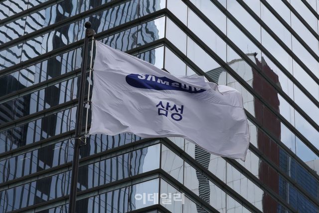 [이데일리 이영훈 기자] 삼성전자가 인공지능(AI) 메모리 수요 확대에 힘입어 올해 2분기 역대 최대 실적을 기록했다고 공시한 30일 서울 서초구 삼성전자 서초사옥. 삼성전자는 올해 2분기 연결 기준 영업이익이 89조 5000억 원, 매출 171조 5000억 원을 기록했다. 이는 전년 동기 대비 각각 1813.8%, 130.0% 늘어난 규모다.