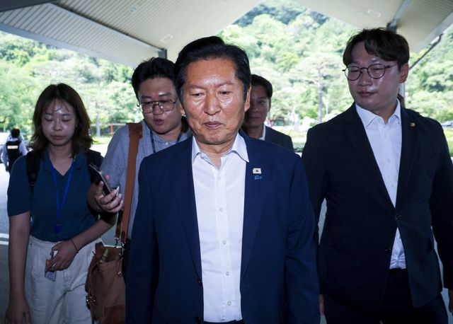 정청래 전 대표가 지난달 28일 경기도 광주시 곤지암리조트에서 열린 민주당 청년 당선인 워크숍에 참석하고 있다. (사진=연합뉴스)