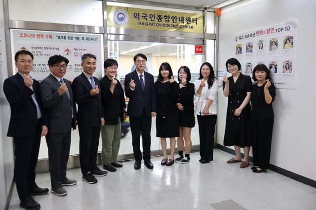 법무부가 국내 체류 외국인 노동자의 각종 인권침해를 신고할 수 있도록 지난 5월 27일부터 ‘1345 외국인종합안내센터(이하 ‘1345 콜센터’) 상담 창구에서 '외국인 인권침해 전용 신고번호'를 신설해 운영 중이다. (사진=법무부)