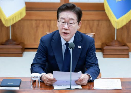 이재명 대통령이 6일 청와대에서 열린 메가프로젝트 민관합동 점검회의에서 발언하고 있다. (사진=연합뉴스)