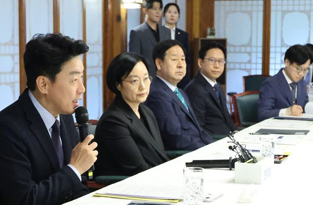 강훈식 대통령비서실장이 지난 5일 서울 종로구 삼청동 총리공관에서 열린 고위당정협의회에서 발언하고 있다.(사진=연합뉴스)
