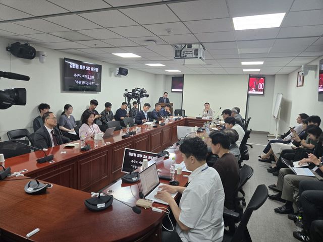 국회 의원회관 제2간담회실에서 열린 '월드컵 이후, 한국 축구 살리는 골든타임 토론회' 모습. 사진=이석무 기자