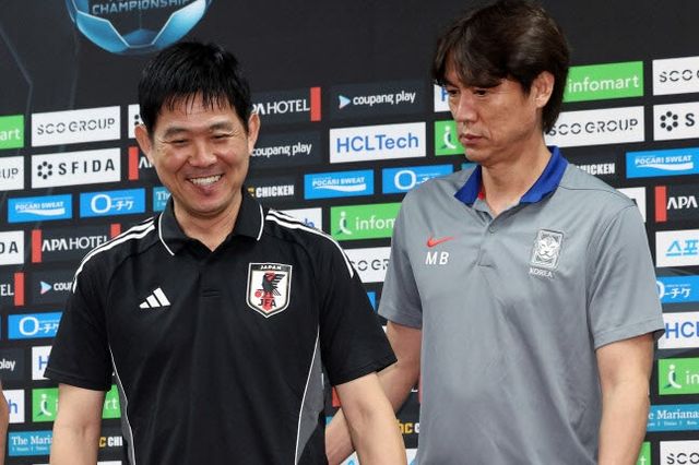 모리야스 하지메 일본 축구대표팀 감독과 홍명보 전 한국 축구대표팀 감독.(사진=뉴스1)