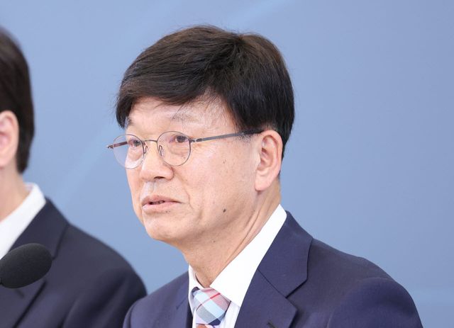 이병태 규제합리화위원회 부위원장이 지난 4월 15일 청와대에서 이재명 대통령 주재로 열린 규제합리화위원회 제1차 전체회의에서 발언하고 있다. (사진=연합뉴스)
