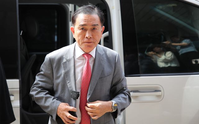 제주지법 출석한 태영호 전 국민의힘 의원. (사진=뉴시스)