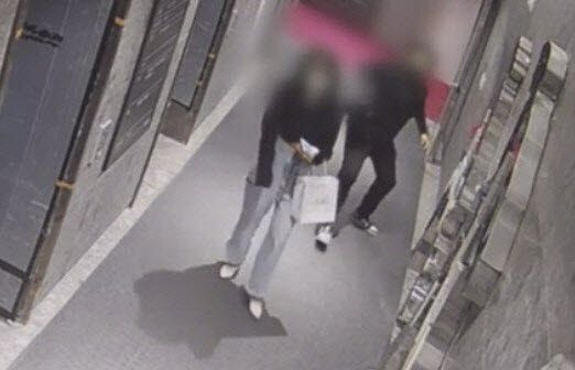 지난 2022년 5월 부산 돌려차기 사건이 일어난 당시 CCTV 장면. (사진=연합뉴스)