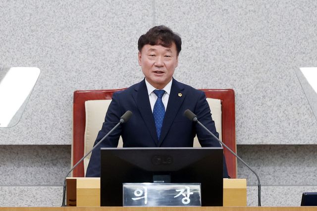 남종섭 제12대 전반기 경기도의회 의장이 7일 제392회 임시회 제1차 본회의에서 당선 인사를 하고 있다.(사진=경기도의회)
