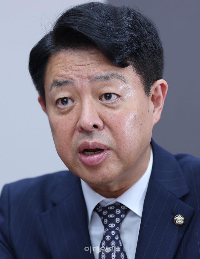 [이데일리 노진환 기자] 김영호 더불어민주당 의원이 7일 오후 서울 여의도 국회에서 이데일리와 인터뷰를 하고 있다.