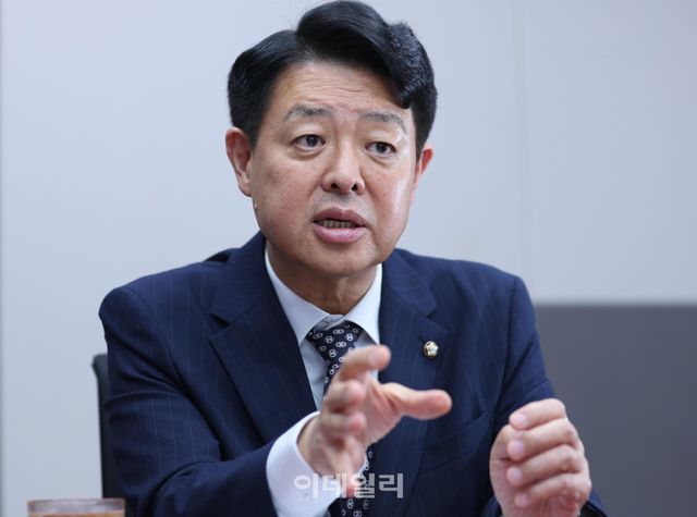 [이데일리 노진환 기자] 김영호 더불어민주당 의원이 7일 오후 서울 여의도 국회에서 이데일리와 인터뷰를 하고 있다.