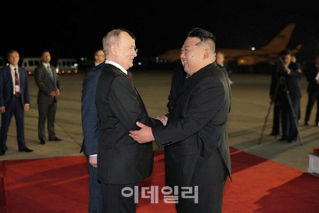 2024년 6월 19일 블라디미르 푸틴 러시아 대통령(왼쪽 가운데)은 북한 평양에 방문해 김정은 북한 국무위원장을 만났다.[뉴스1=노동신문 제공]