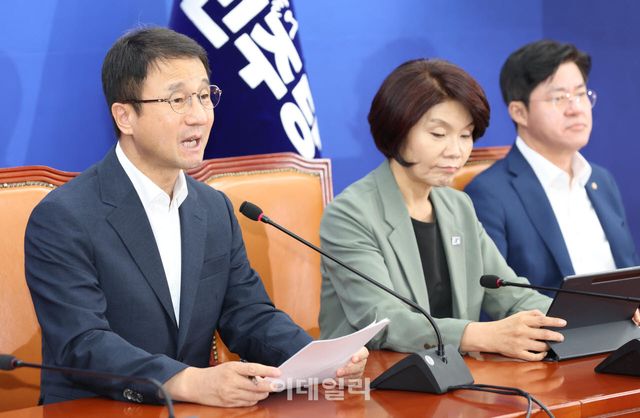 한병도 대표 직무대행 겸 원내대표가 11일 서울 영등포구 여의도 국회에서 열린 원내대책회의에서 발언하고 있다. (사진=노진환 기자)