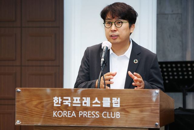 지난달 9일 서울 중구 프레스센터에서 열린 2026 부산 세계도서관정보대회(WLIC) 기자간담회 및 홍보대사 위촉식에서 차지호 공동조직위원장이 인사말을 하고 있다.(사진=연합뉴스)