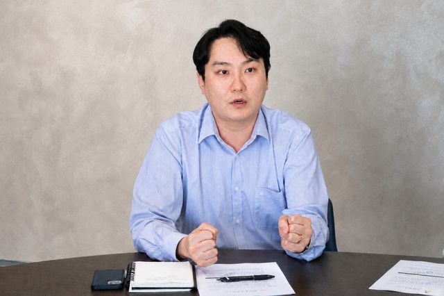 김진형 AI&C실 상무가 유베이스의 사업을 소개하고 있다(사진=유베이스)