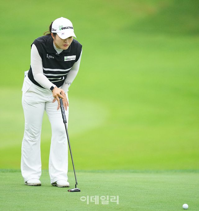 [이데일리 골프IN(포천)=조원범 기자]'메디힐·한국일보 챔피언십'최종라운드에서 김서윤(셀트리온)이 1번홀에서 경기를 치르고 있다.