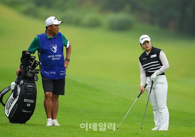 [이데일리 골프IN(포천)=조원범 기자]'메디힐·한국일보 챔피언십'최종라운드에서 김서윤(셀트리온)이 1번홀에서 경기를 치르고 있다.