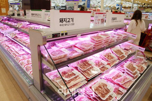 서울의 한 대형마트에 진열된 돼지고기.(사진=김태형 기자)