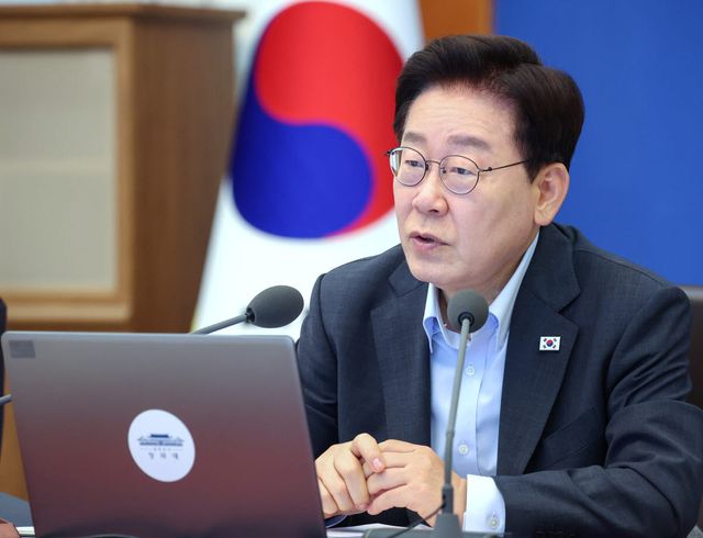 이재명 대통령이 4일 청와대에서 열린 국무회의에서 발언하고 있다.(사진=연합뉴스)