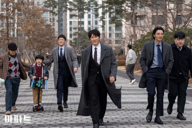 드라마 '아파트'의 한 장면.(사진=JTBC)