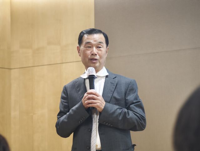 박동현 메지온 회장(대표이사)이 지난 4일 여의도 금융투자교육원에서 열린 기업설명회에서 발언하고 있다. (사진=김지완 기자)