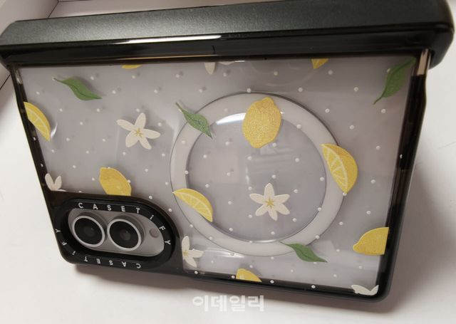 케이스티파이 갤럭시 Z폴드8 전용 케이스. (사진=한광범 기자)