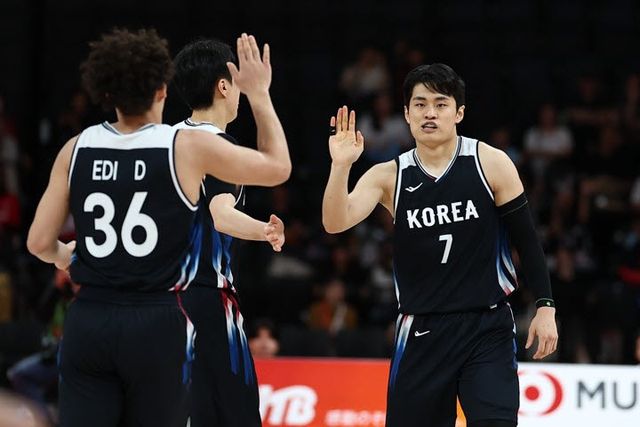 11일 일본 나고야 아이치 인터내셔널 아레나에서 열린 2026 아이치·나고야 아시안게임 남자 농구 예선 대한민국 대 인도네시아 경기. 한국 유기상이 3점슛을 성공한 뒤 환호하고 있다. 사진=연합뉴스