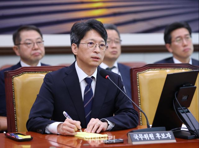 홍지선 국토교통부 장관 후보자가 16일 서울 여의도 국회에서 열린 국토교통위원회 인사청문회에 출석, 질의에 답변하고 있다.(사진=노진환 기자)