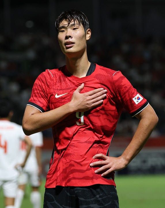 25일 일본 나고야 미즈호 공원 럭비경기장에서 열린 2026 아이치·나고야 아시안게임 남자 축구 8강 한국과 베트남의 경기. 후반전 한국 이영준이 팀 세번째 골을 넣고 세리머니를 하고 있다. 사진=연합뉴스