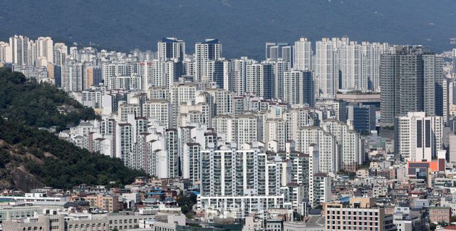 지난 28일 서울 아파트들이 보이고 있다.(사진=이데일리 방인권 기자)