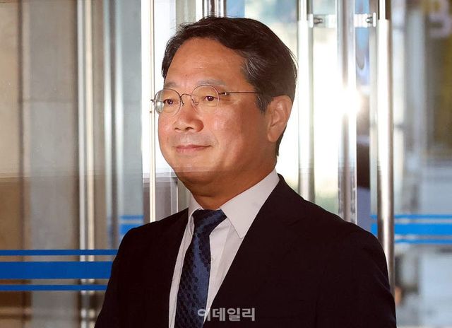 김승원 법무부 장관 후보자가 3일 서울 종로구 적선현대빌딩에 마련된 인사청문회 준비사무실로 출근하고 있다. (사진=방인권 기자)