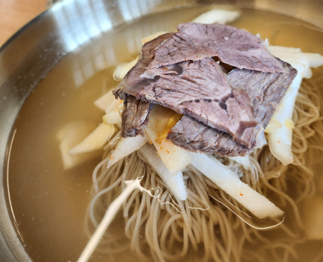 양양에 위치한 평양냉면 전문점 ‘하조대 평양면옥’이 성황을 누리고 있다. [사진=하조대 평양면옥]