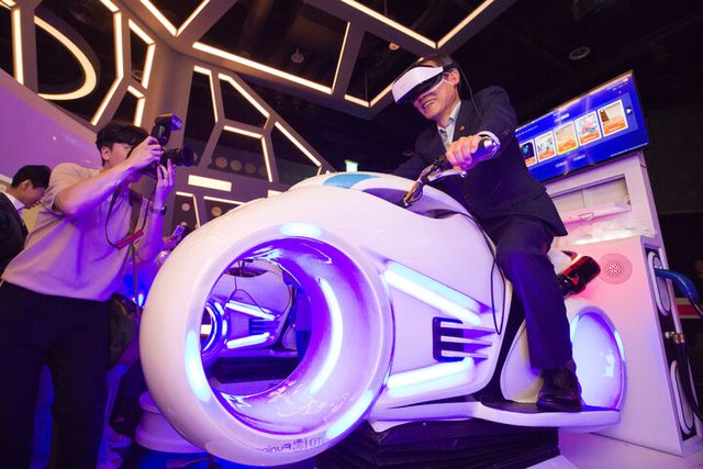 이종호 과학기술정보통신부 장관이 28일 전라북도 부안군 새만금 잼버리 부지에 방문해 ‘2023 새만금 세계스카우트 잼버리’ 디지털 인프라 및 서비스 지원 현황 등을 점검했다. [사진=연합뉴스]