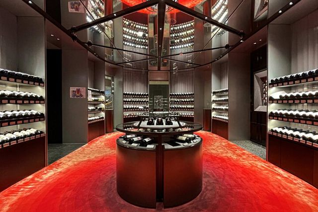 갤러리아 명품관 프리미엄 와인숍 ‘더 비노494’ [사진=한화갤러리아]