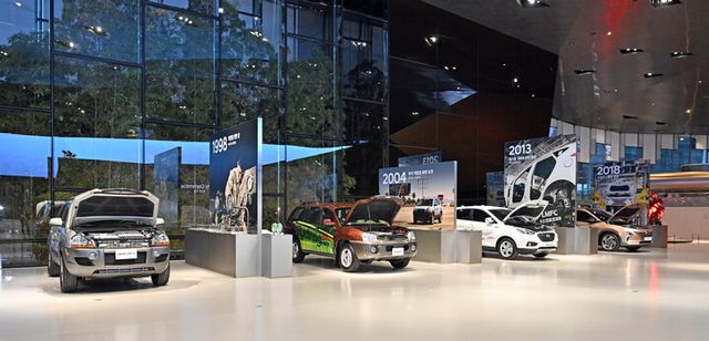 현대 모터스튜디오 고양에 마련된 수소 헤리티지 전시 공간. [사진=현대차]