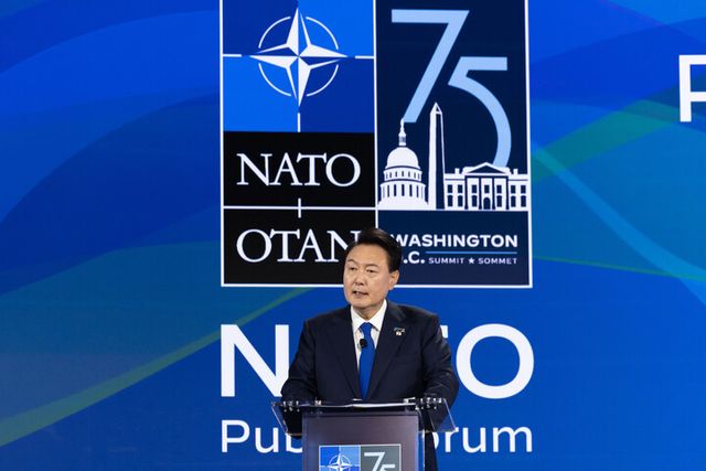 윤석열 대통령이 지난 7월 11일(현지 시각) 미국 워싱턴DC 메리어트 마르퀴스 호텔에서 열린 북대서양조약기구(NATO·나토) 퍼블릭포럼 인도·태평양 세션에서 연설하고 있다. [사진=대통령실]