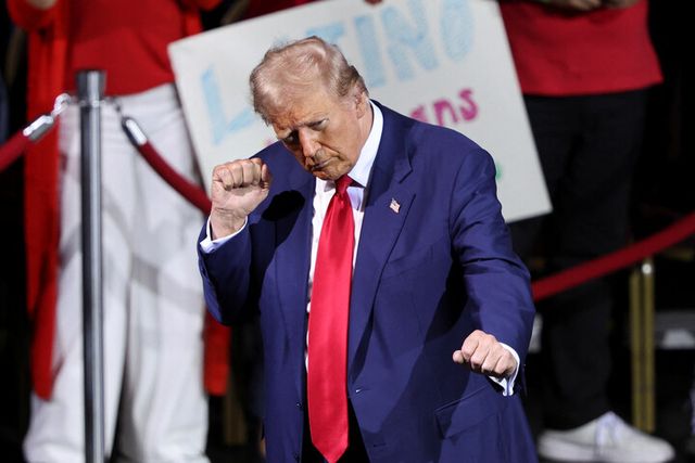 트럼프 2기 행정부의 고관세 정책이 시행될 경우, 올해 감소세를 보인 글로벌 명품 시장에 치명타를 가할 것이라는 우려가 제기되고 있다. [사진=투손 로이터, 연합뉴스]