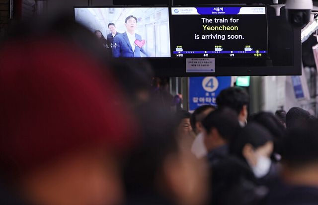 폭설에 서울 지하철·버스 집중배차. [사진=연합뉴스]