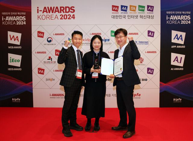 김시웅 NS홈쇼핑 IT본부장 이사(왼쪽부터), 김인영 MC서비스기획팀 김인영 과장, 이성철 팀장. [사진=NS홈쇼핑]