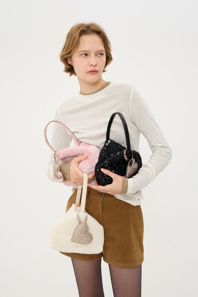 질스튜어트 뉴욕 하트 스텔라 가방. [사진=LF]