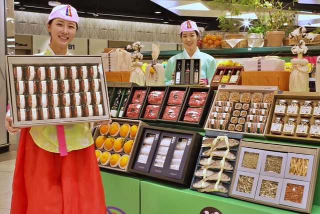 롯데백화점이 다음 달 5일까지 설 선물세트 예약 판매를 한다. [사진=롯데백화점]