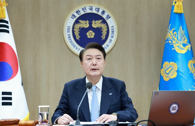 윤석열 대통령이 26일 서울 용산 대통령실 청사에서 열린 국무회의에서 발언하고 있다. [사진=연합뉴스]